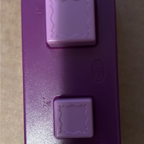 Creative Memories Paper Punch Cutter Scalloped Square & Circle Lot of 2 - Picture 6 of 7